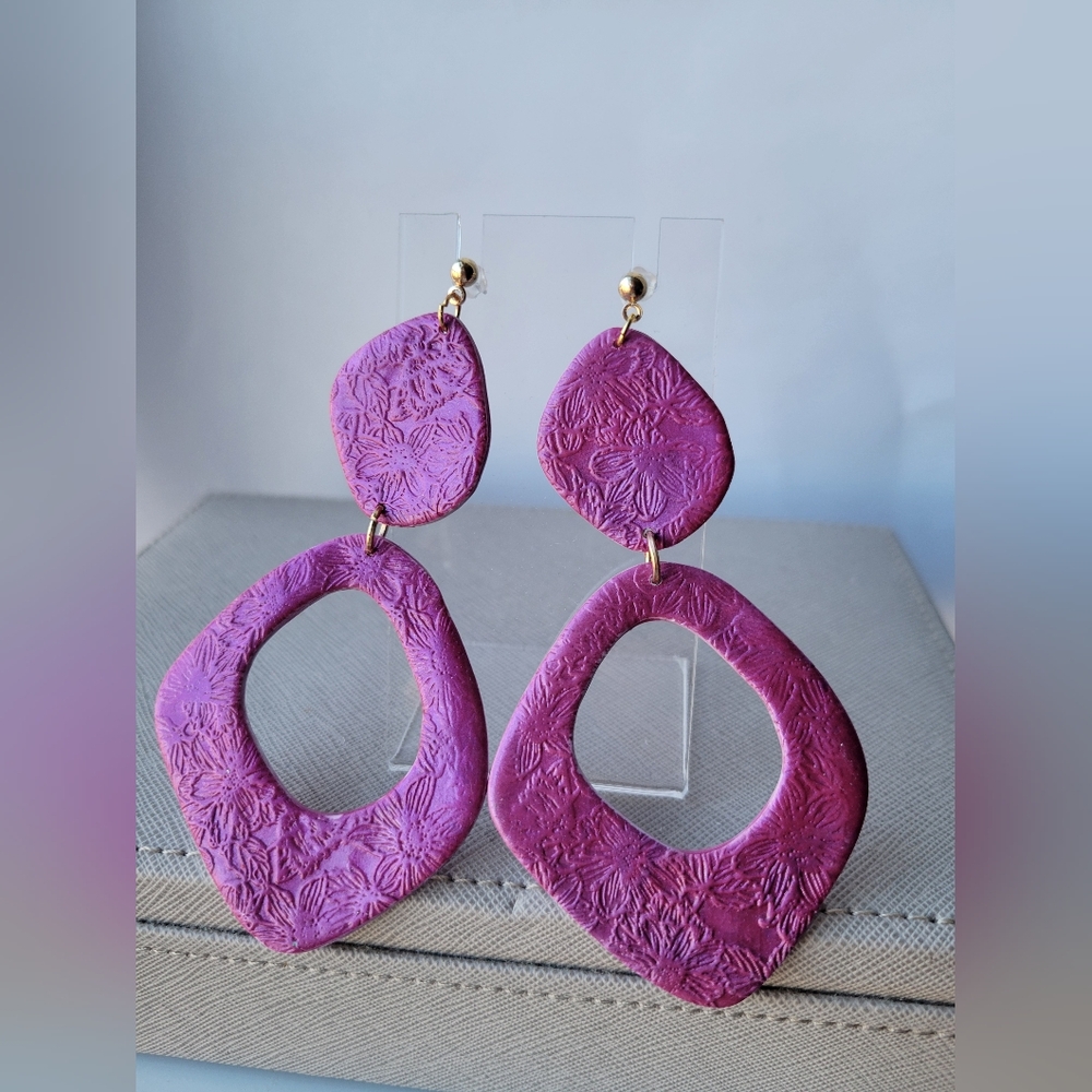 Chic Purple Textured Earrings